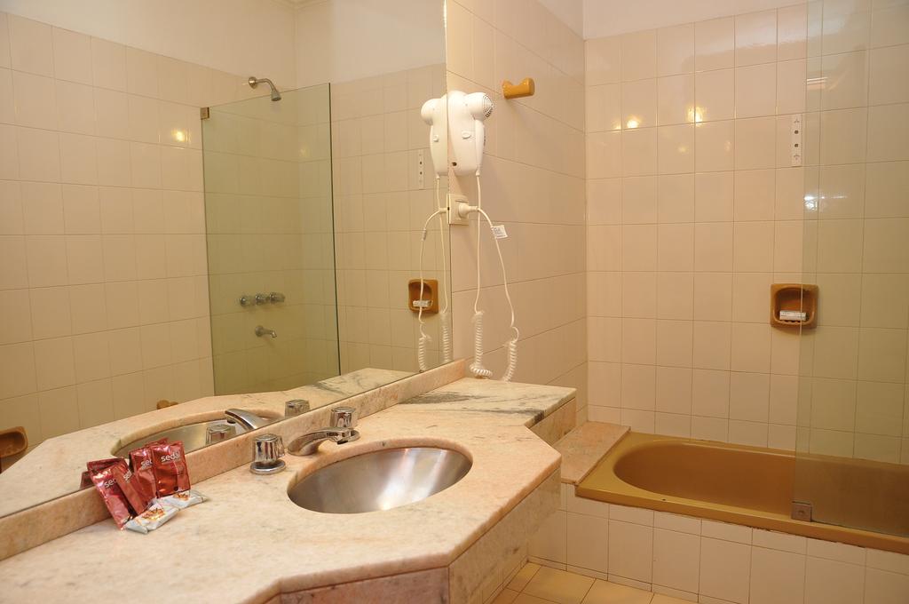Atyla Soho Villa Carlos Paz Ruang foto